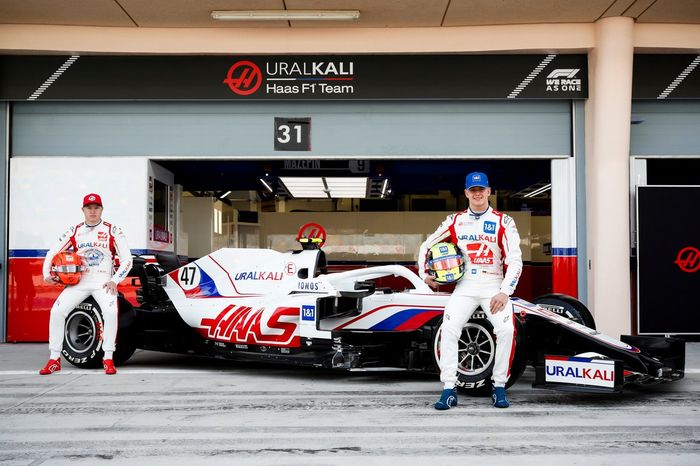 Nikita Mazepin, Haas F1 and Mick Schumacher, Haas F1