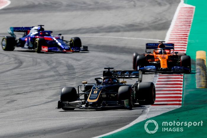 Romain Grosjean, Haas F1 Team VF-19, Carlos Sainz Jr., McLaren MCL34, Daniil Kvyat, Toro Rosso STR14