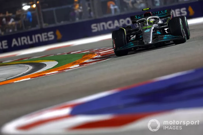 Lewis Hamilton, Mercedes W13