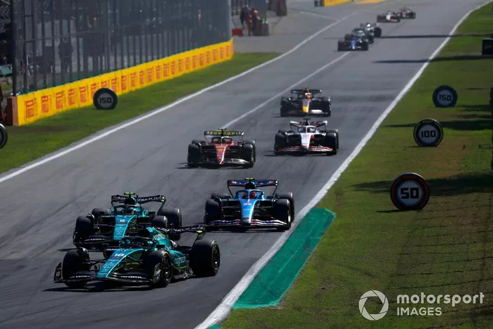 Lance Stroll, Aston Martin AMR22, Sebastian Vettel, Aston Martin AMR22, Esteban Ocon, Alpine A522