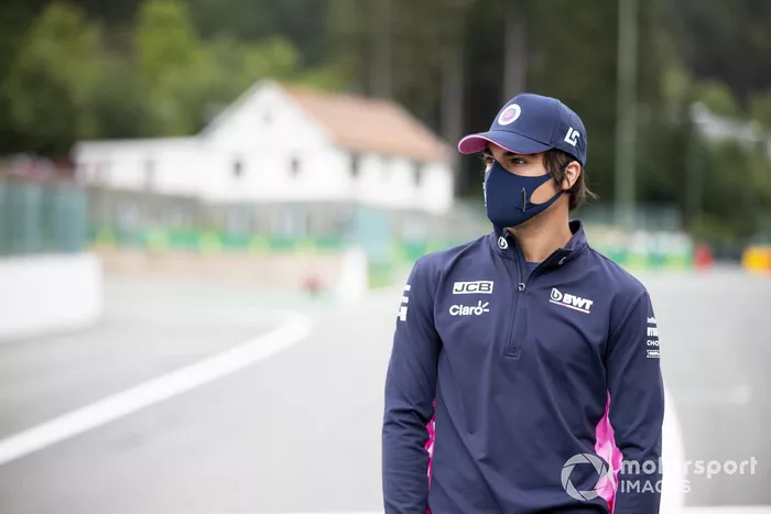 Lance Stroll, Racing Point, recorre la pista de Spa