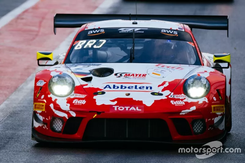 #22 Frikadelli Racing Team Porsche 911 GT3-R: Jörg Bergmeister, Frederic Makowiecki, Dennis Olsen