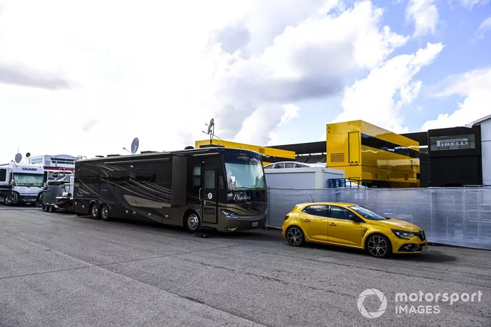 Motorhome en el paddock