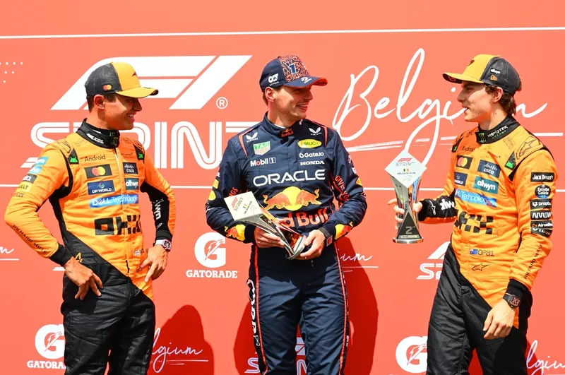 Lando Norris, McLaren, Oscar Piastri, McLaren, Max Verstappen, Red Bull Racing