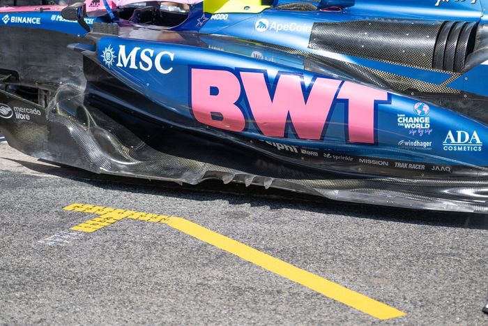 Alpine A525 technical detail