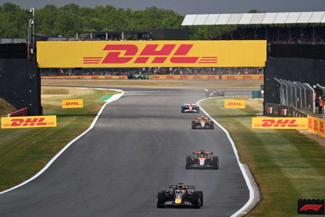 Lando Norris, McLaren, Oscar Piastri, McLaren, Max Verstappen, Red Bull Racing