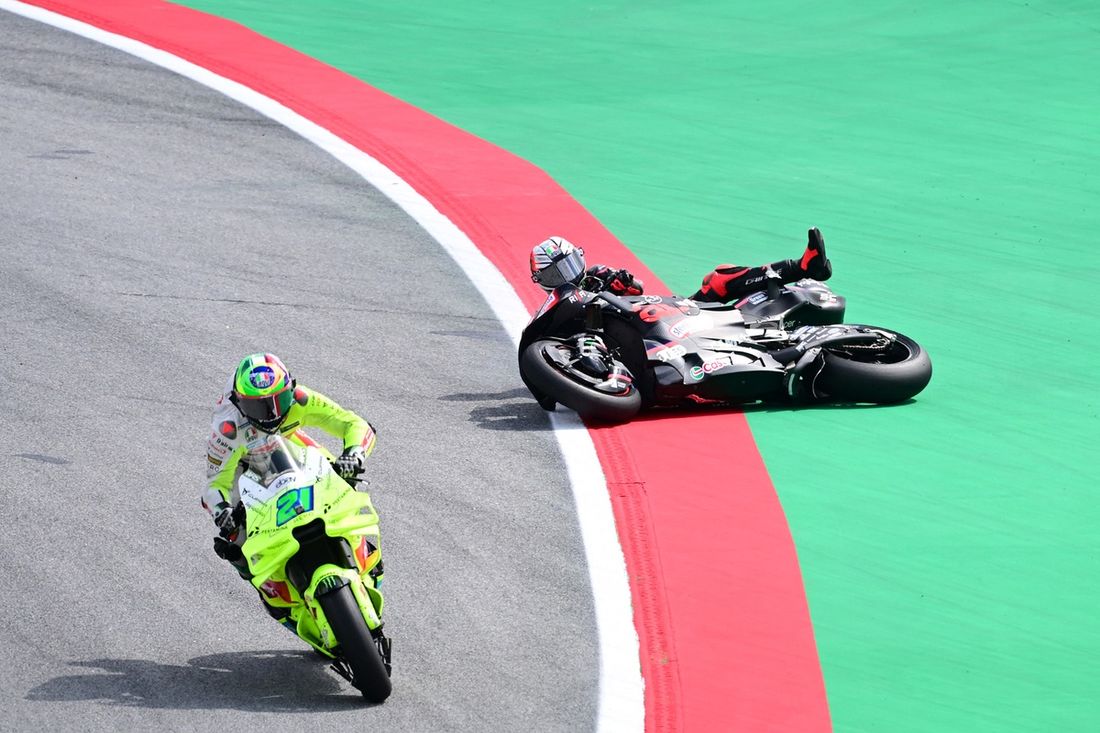 Marco Bezzecchi, wypadek Aprilia Racing