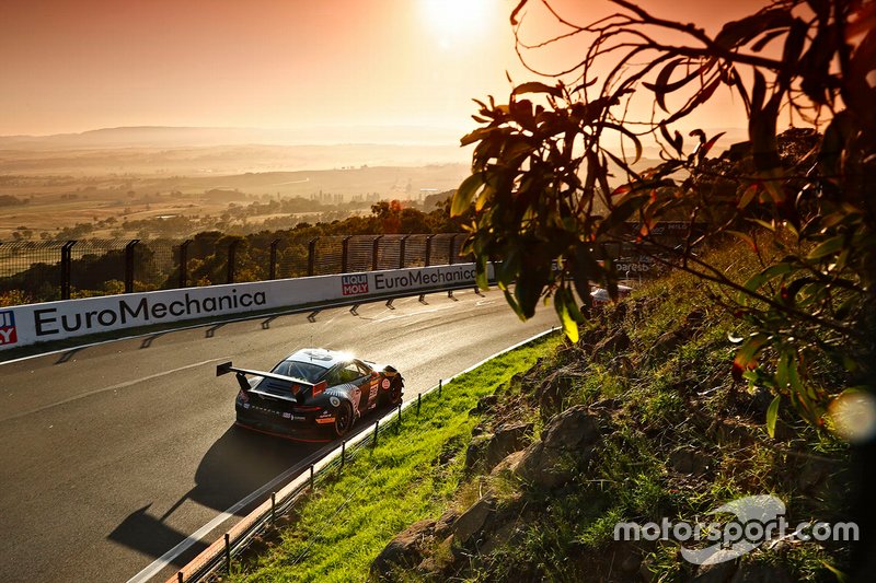 #912 EBM Porsche 911 GT3-R: Dirk Werner, Dennis Olsen, Matt Campbell