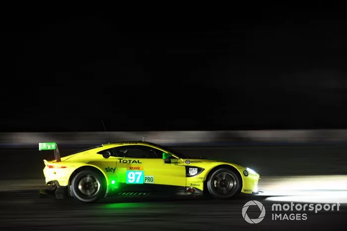 #97 Aston Martin Racing Aston Martin Vantage AMR: Alex Lynn, Maxime Martin