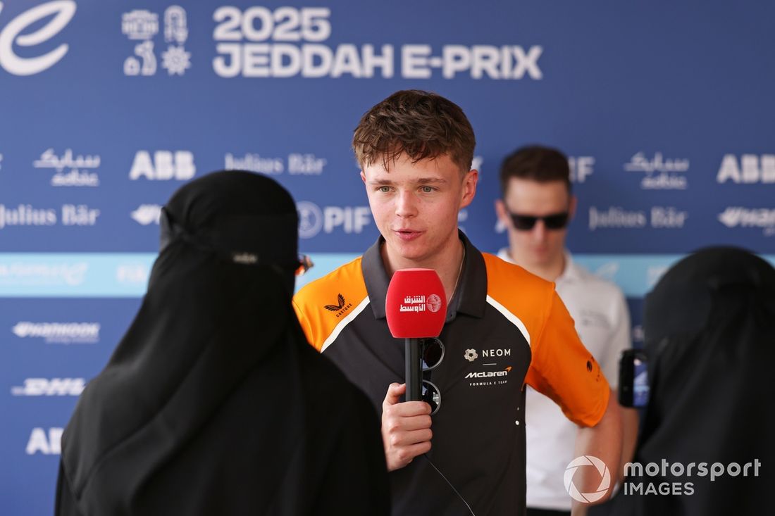 Taylor Barnard, zespół McLaren Formula E