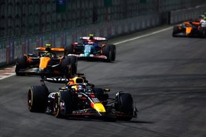 Max Verstappen, Red Bull Racing RB20, Lando Norris, McLaren MCL38, Yuki Tsunoda, RB F1 Team VCARB 01