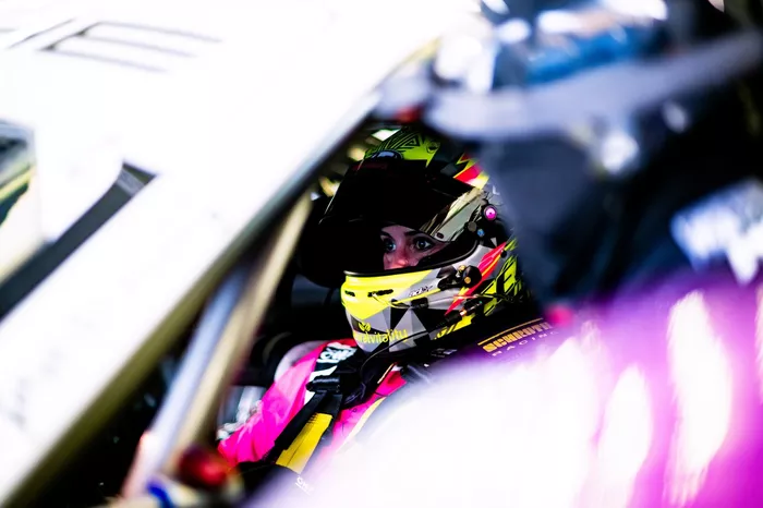 #92 Manthey EMA Porsche 911 GT3 R LMGT3: Celia Martin