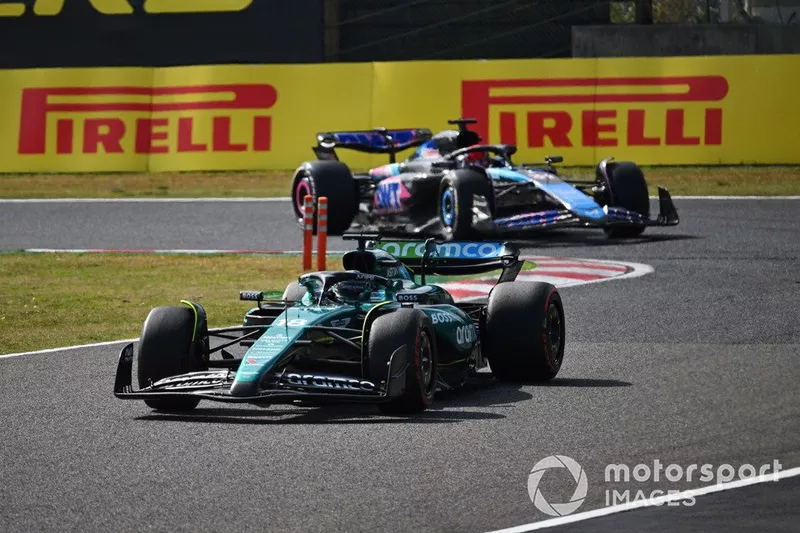 Lance Stroll, Aston Martin AMR24, Esteban Ocon, Alpine A524