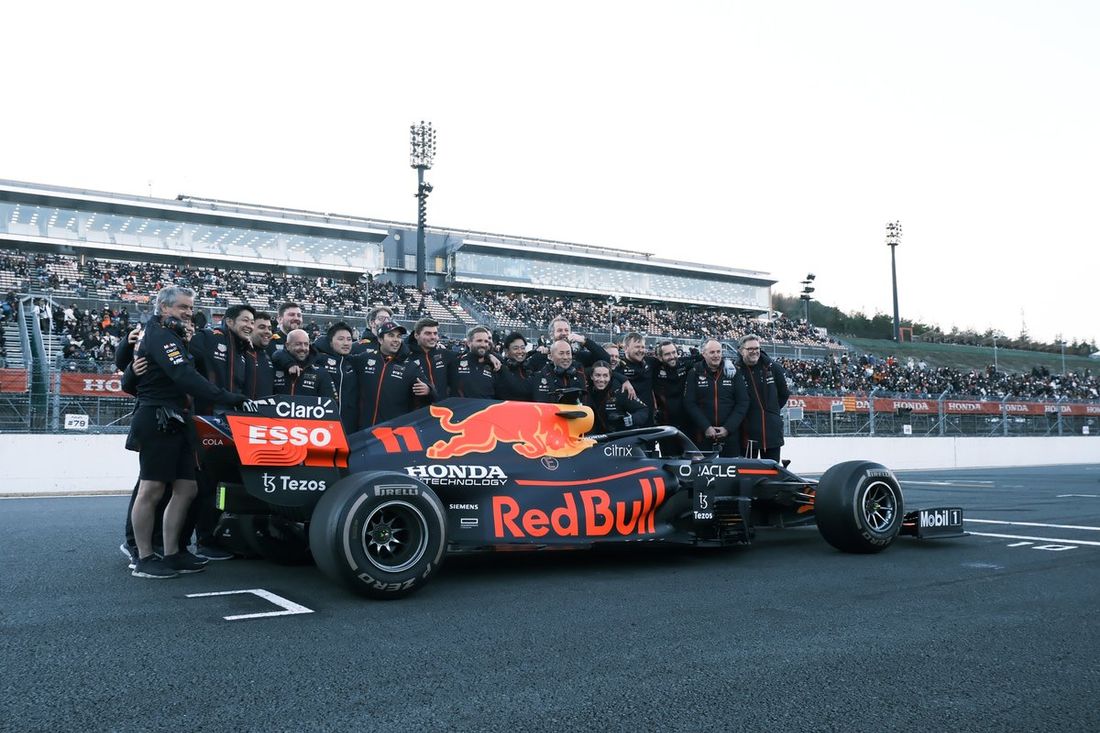 Sergio Pérez, Max Verstappen, Red Bull Racing RB16B