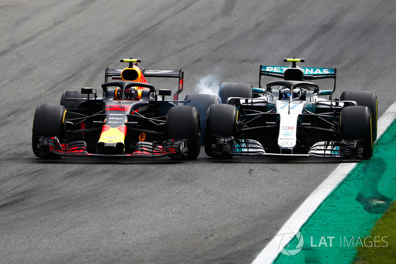 Max Verstappen, Red Bull Racing RB14 Tag Heuer, en lutte avec Valtteri Bottas, Mercedes AMG F1 W09