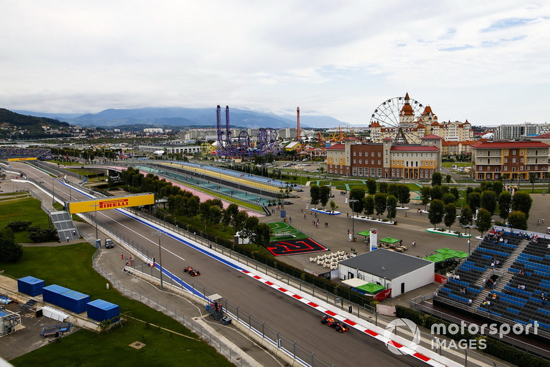 Max Verstappen, Red Bull Racing RB14, leads Daniel Ricciardo, Red Bull Racing RB14