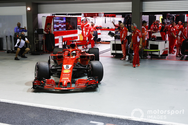 Sebastian Vettel, Ferrari SF71H leaves the garage