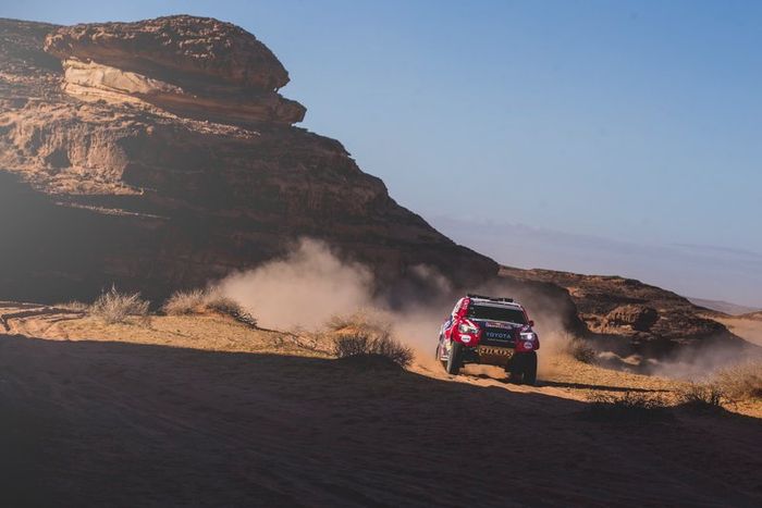 #304 Toyota Gazoo Racing: Giniel De Villiers, Alex Haro Bravo