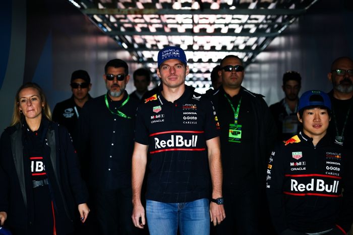 Max Verstappen, Red Bull Racing, Yuki Tsunoda, Red Bull Racing Team