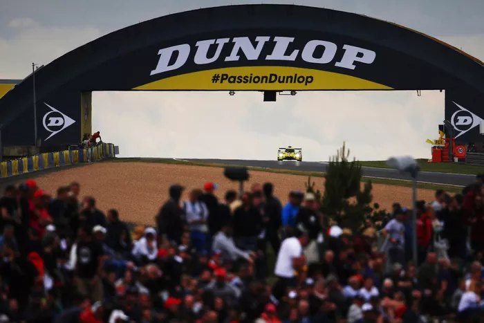 #49 ARC Bratislava, Ligier JS P217: Miroslav Konopka, Henning Enqvist, Konstantin Tereschenko drives under the Dunlop Bridge