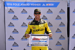Polesitter Carl Edwards, Joe Gibbs Racing, Toyota