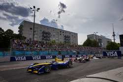 Себастьен Буэми, Renault e.Dams едет впереди Жана-Эрика Верня, DS Virgin Racing