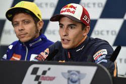 Marc Marquez, Repsol Honda Team; Valentino Rossi, Yamaha Factory Racing
