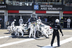 Boxenstopp: Tom Blomqvist, BMW Team RBM, BMW M4 DTM