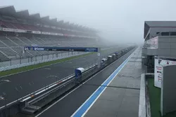 Mist before the qualifying session