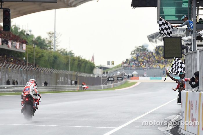 Ganador de la carrera Andrea Dovizioso, Ducati Team