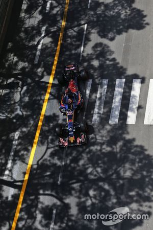 Daniil Kvyat, Scuderia Toro Rosso STR11