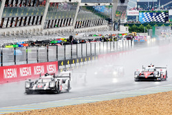 #2 Porsche Team Porsche 919 Hybrid: Romain Dumas, Neel Jani, Marc Lieb