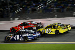 Jimmie Johnson, Hendrick Motorsports Chevrolet; Martin Truex Jr., Furniture Row Racing Toyota; Matt