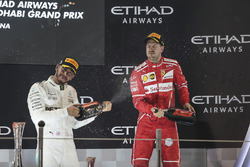 Podium: segundo, Lewis Hamilton, Mercedes AMG F1, tercero, Sebastian Vettel, Ferrari