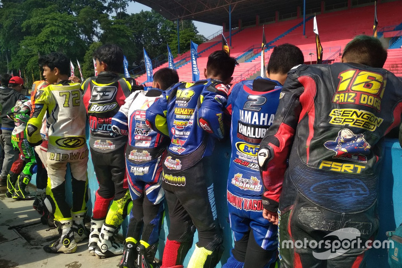 Para pembalap Yamaha Sunday Race