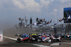 Start: Robert Wickens, Schmidt Peterson Motorsports Honda, Will Power, Team Penske Chevrolet