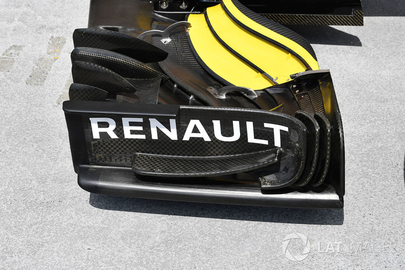 Vue détaillée de l'aileron avant de la Renault R.S.18