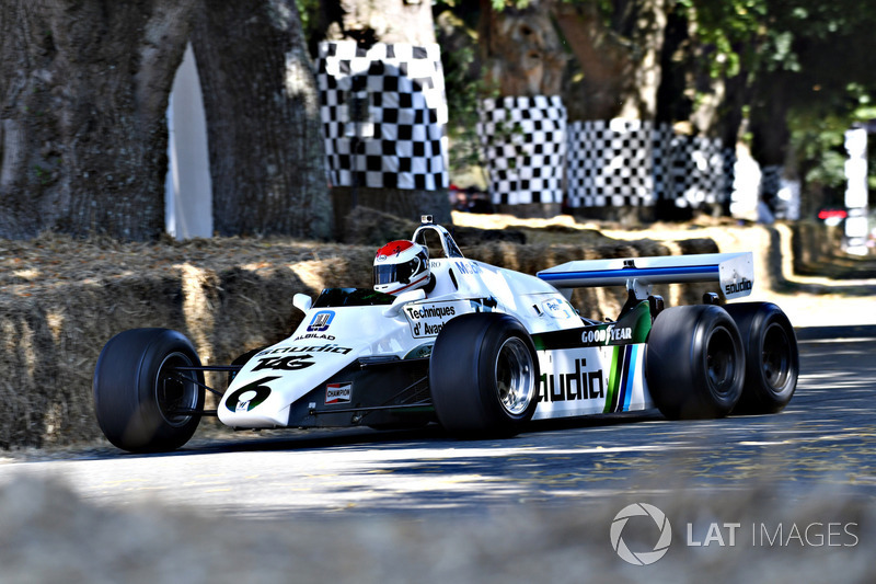 La Williams FW08B à 6 roues