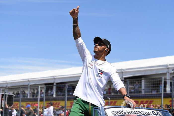 Lewis Hamilton, Mercedes-AMG F1 en el desfile de pilotos