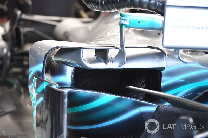 Detalle de los pontones del Mercedes-AMG F1 W09