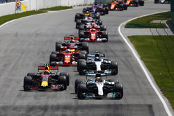 Lewis Hamilton, Mercedes AMG F1 W08, Max Verstappen, Red Bull Racing RB13, Valtteri Bottas, Mercedes AMG F1 W08, Sebastian Vettel, Ferrari SF70H, Daniel Ricciardo, Red Bull Racing RB13, Kimi Raikkonen, Ferrari SF70H, Sergio Perez, Sahara Force India F1 VJM10 and Esteban Ocon, Sahara Force India F1 VJM10 at a restart