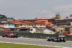 Nico Hulkenberg, Sahara Force India F1 VJM09 follows Kimi Raikkonen, Ferrari SF16-H