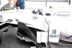Williams FW40, side