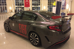 TOSFED'in hazırlattığı Fiat Egea yarış aracı