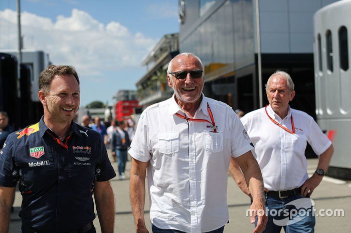 Christian Horner, Red Bull Racing Director, Dietrich Mateschitz, CEO y fundador de Red Bull y el Dr.