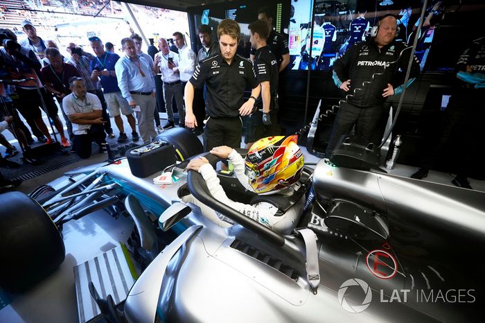 Lewis Hamilton, Mercedes AMG F1, with halo