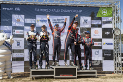 Podium: Ganadores, Thierry Neuville, Nicolas Gilsoul, Hyundai i20 Coupe WRC, Hyundai Motorsport, segundo, Sébastien Ogier, Julien Ingrassia, M-Sport, Ford Fiesta WRC, tercero, Dani Sordo, Marc Marti, Hyundai Motorsport, Hyundai i20 Coupe WRC