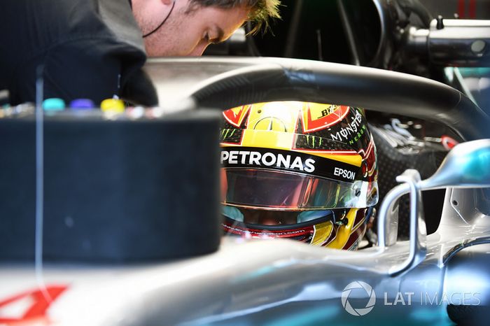 Lewis Hamilton, Mercedes-Benz F1 W08 con el Halo