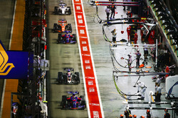 Карлос Сайнс-молодший, Scuderia Toro Rosso STR12, Кевін Магнуссен, Haas F1 Team VF-17, Данііл Квят,