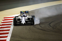 Valtteri Bottas, Williams FW38 locks up under braking